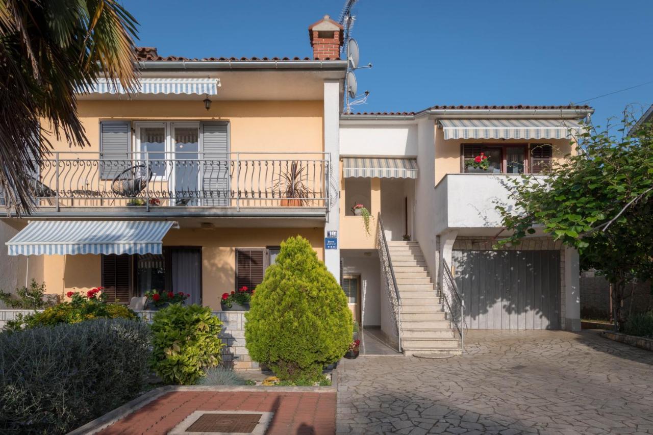 Newly Renovated Holiday Apartment Sirius Porec Exterior photo